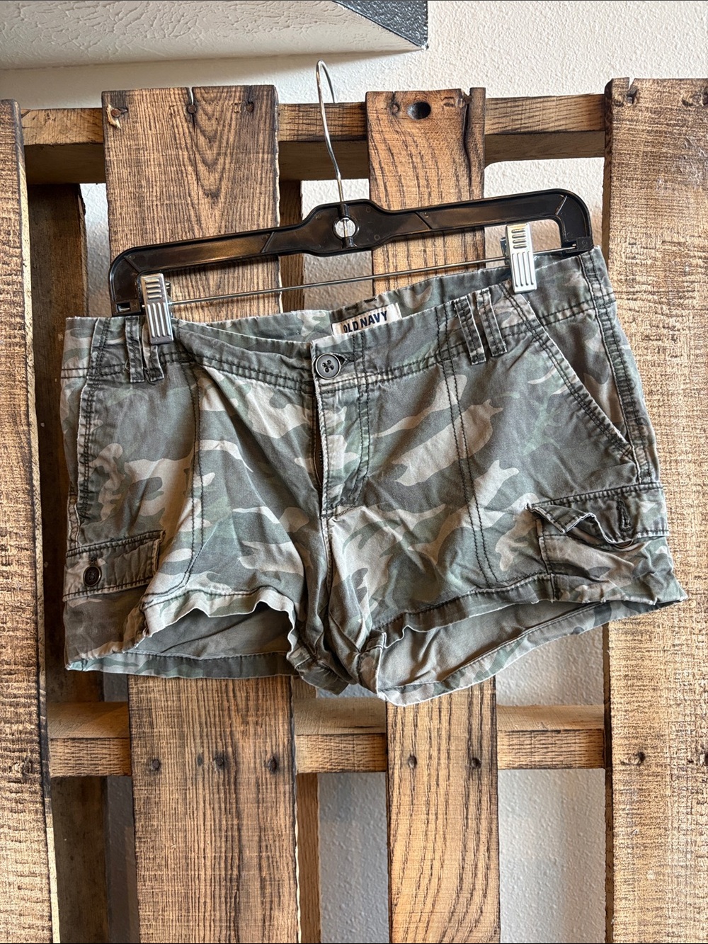 Old Navy Women's Camo Cargo Shorts - Multi Green Tones